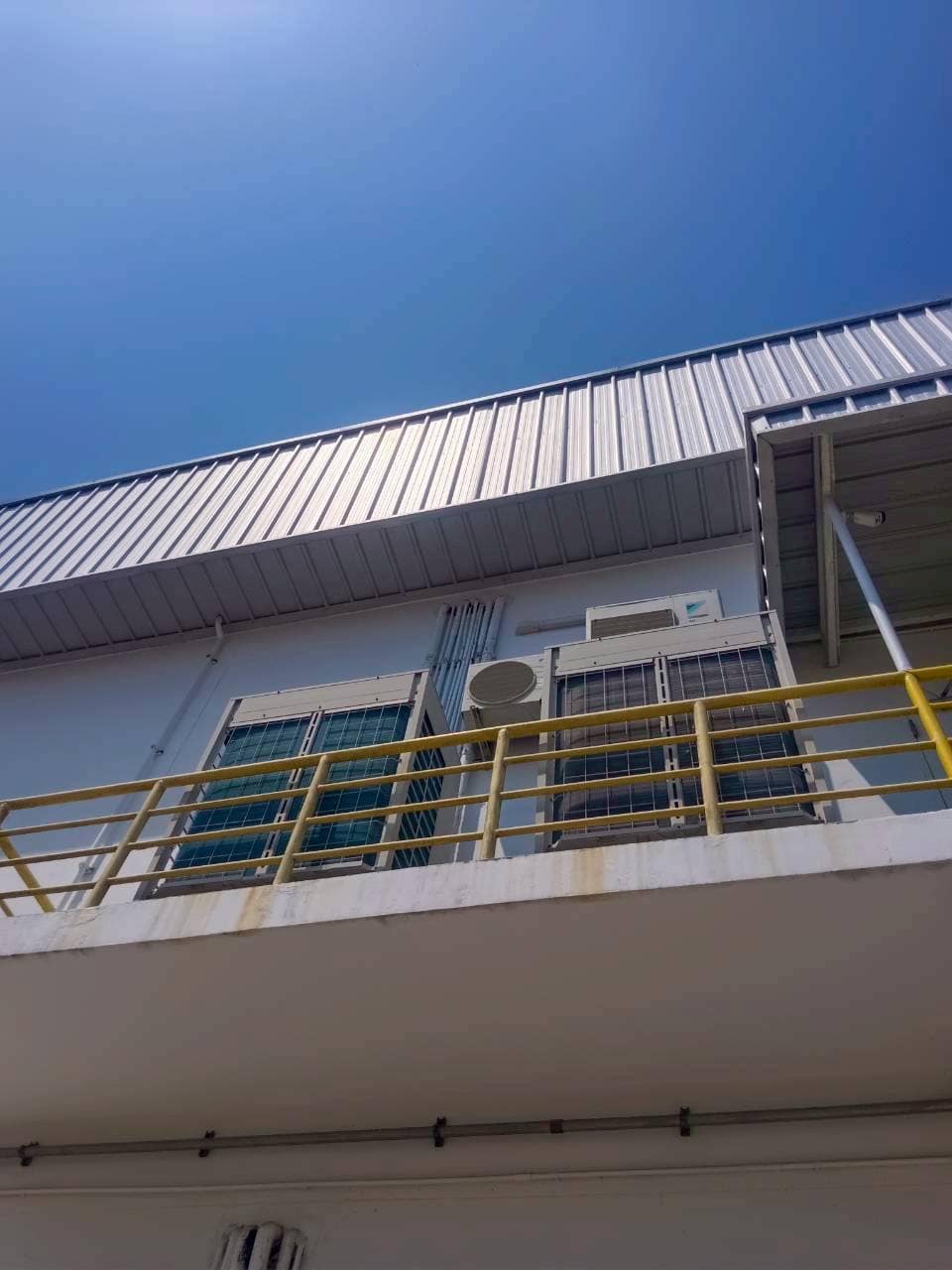 ติดตั้ง Condensing Unit อาคารโรงงาน — ORGCARE Engineering & Services